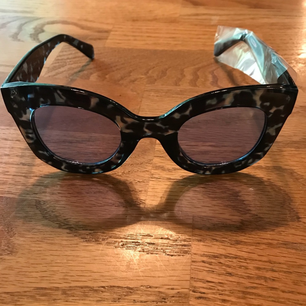 NWT Cat Eye Round Oversized Sunglasses 100% UVA & UVB Protection - Picture 8 of 15